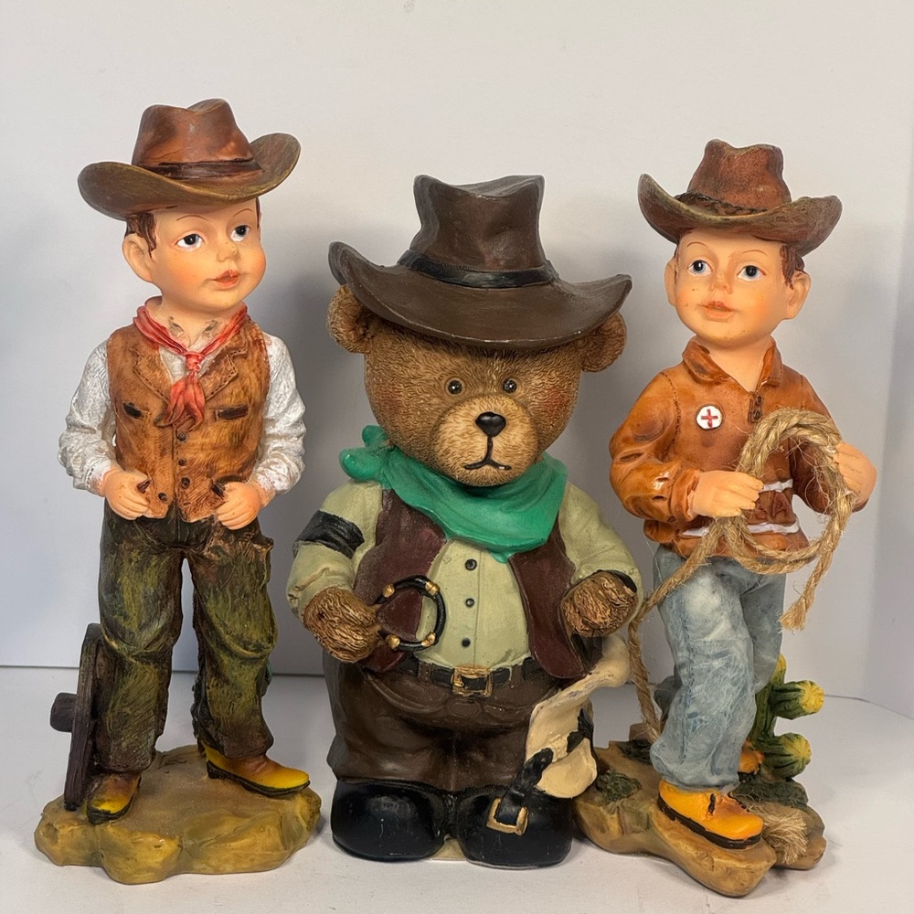 Greenbrier Polistone Cowboy, Bear Western 3 Figures